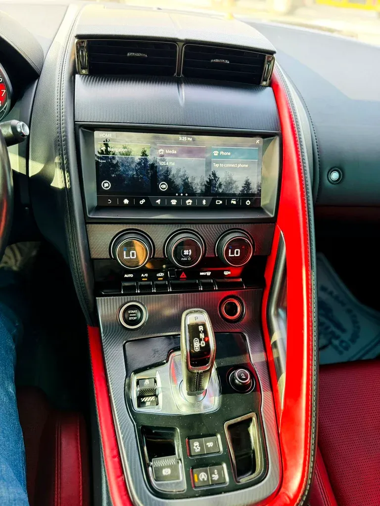 جاكوار F Type 2019